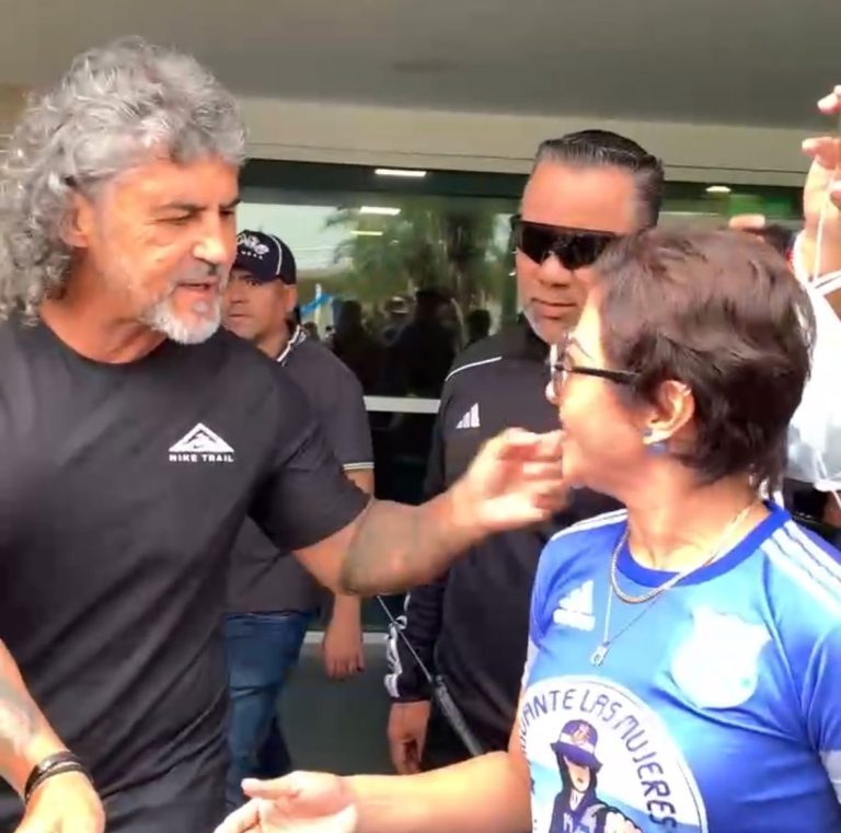 (VIDEO) El nuevo DT de Emelec: Leonel Álvarez ya está en Guayaquil