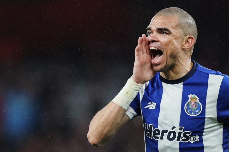 Pepe no continuará en Porto