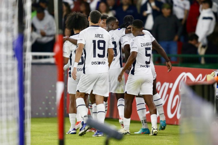 (VIDEO) GOLEADA BLANCA: LDU superó a Always Ready en Quito