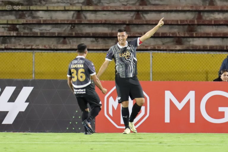 (VIDEO) ‘TACUARAZO’ EN QUITO: U. Católica quedó eliminado de la Conmebol Sudamericana