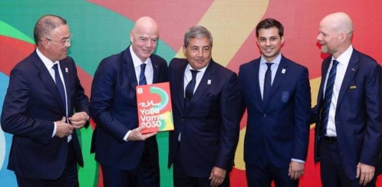 La candidatura del Mundial 2030 se presenta a Gianni Infantino en París
