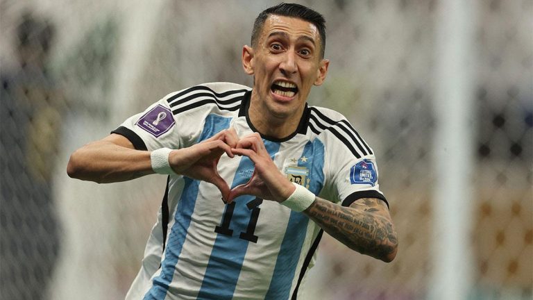 El presidente de Rosario Central rompió el silencio sobre el frustrado regreso de Di María