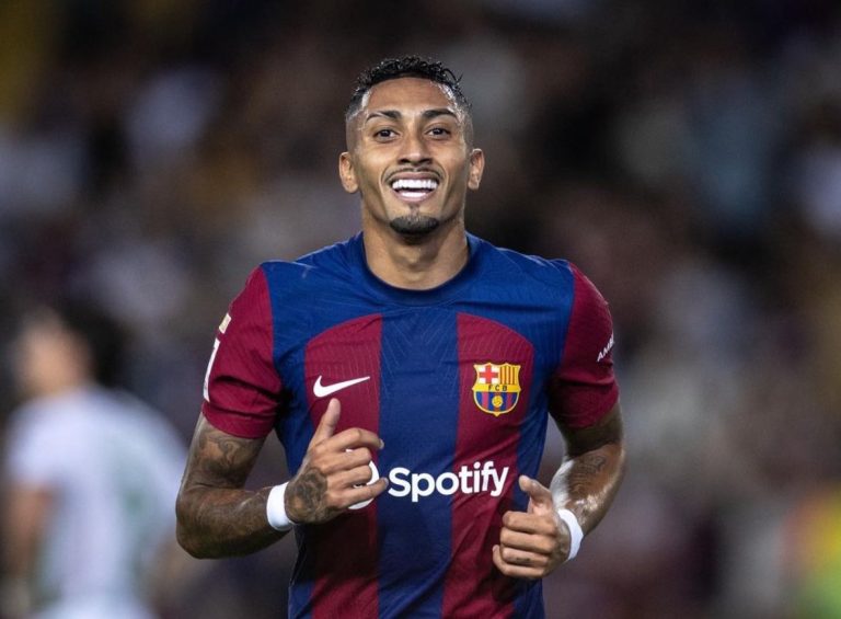 Raphinha podría salir del Barcelona