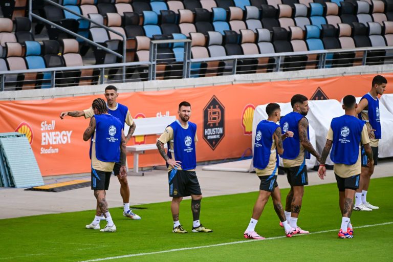(VIDEO) Así se entrenó Messi antes de jugar con Ecuador