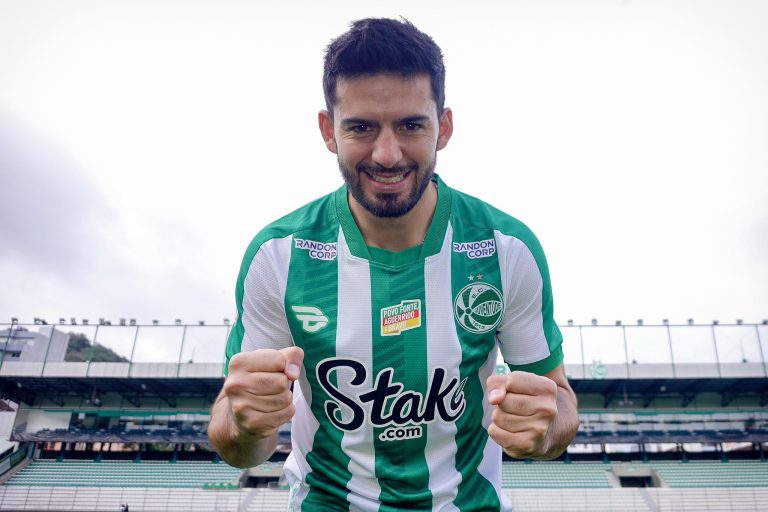 (VIDEO) Ronnie Carrillo debutó en el Brasileirao