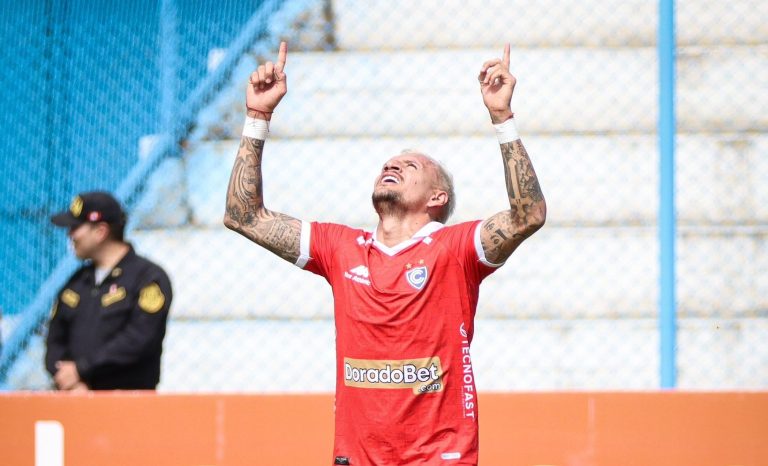 (VIDEO) ESTÁ ON FIRE: Doblete de Carlos Garcés en el fútbol peruano