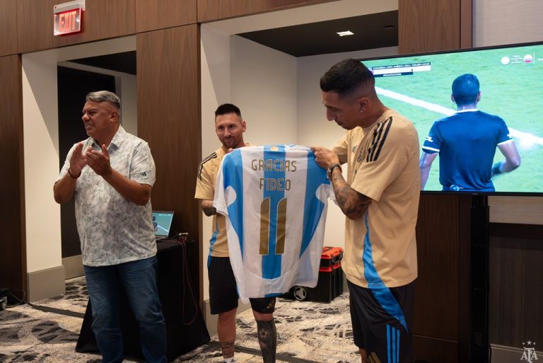 (VIDEO) Emotiva despedida de la selección de Argentina a Di María