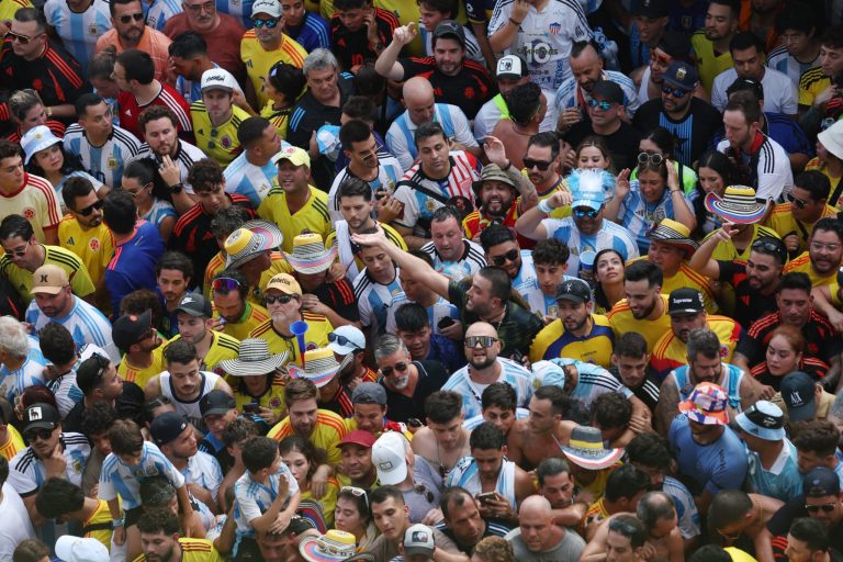 El lamento de los hinchas en la Copa América: “No podemos entrar y tenemos entrada”