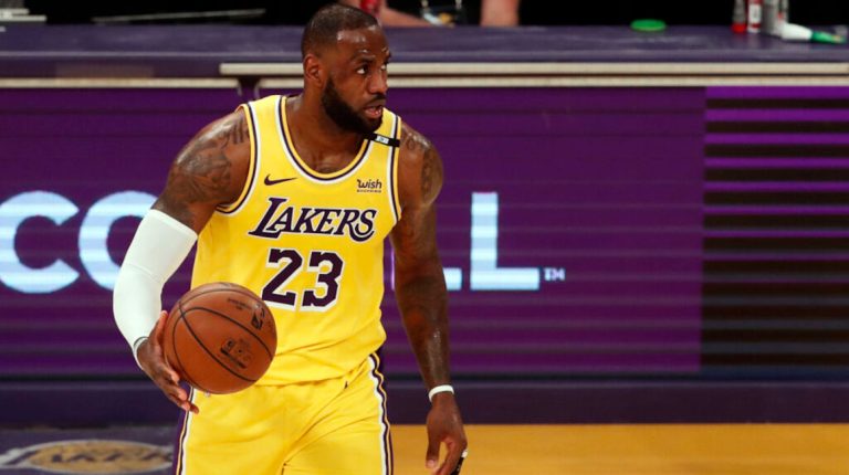 #NTF LeBron James renovó con los Lakers