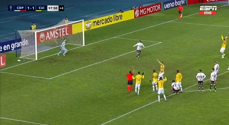 (VIDEO) Lo pitó antes del GOL: El terrible final del partido entre Palestino y Cuiabá
