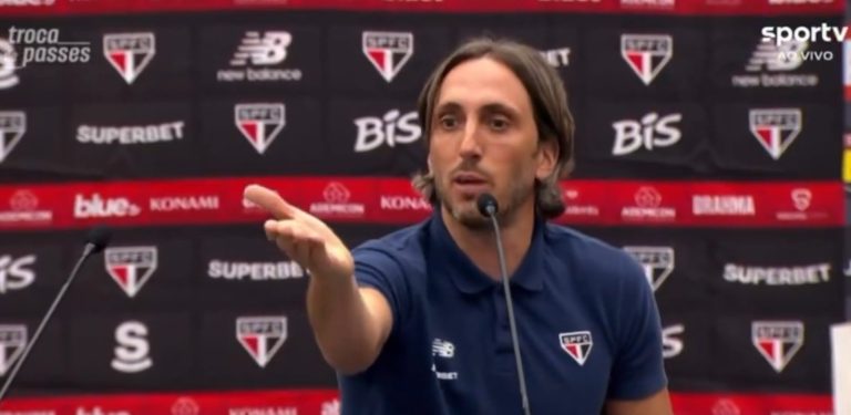 (VIDEO) “Míralo en Twitter”: El enojo de Zubeldía en rueda de prensa tras la derrota del São Paulo