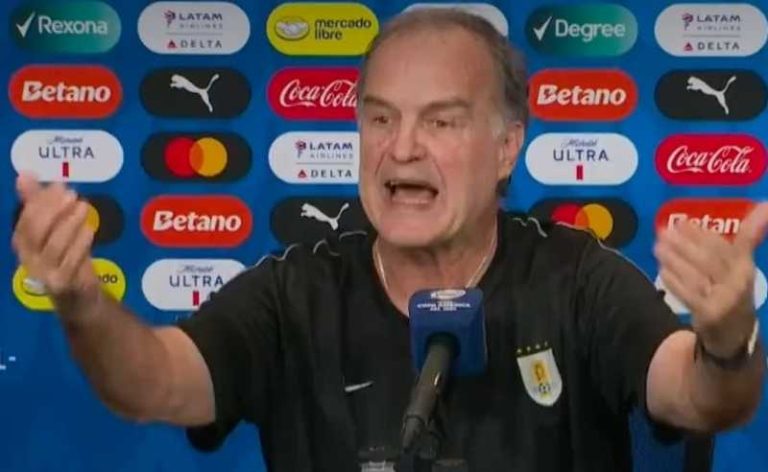 (VIDEO) ‘El Loco’ Bielsa EXPLOTA contra la organización de la Copa América y la prensa
