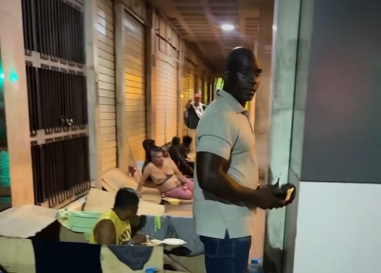 (VIDEO) Labor social de Segundo Castillo en las calles de Guayaquil