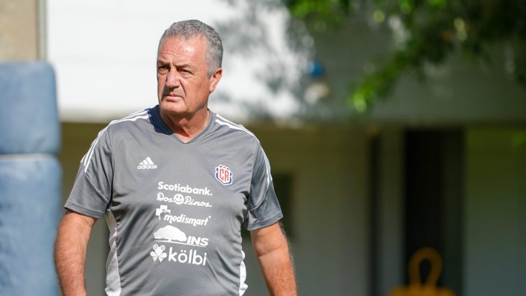 Gustavo Alfaro tiene negociaciones avanzadas con la selección de Paraguay