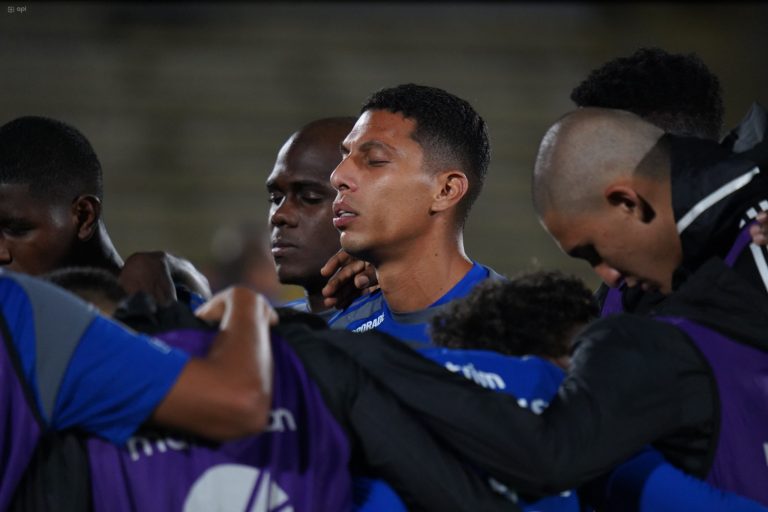 CON UN POSIBLE DEBUTANTE EN DEFENSA: El 11 tentativo de Emelec ante Delfín