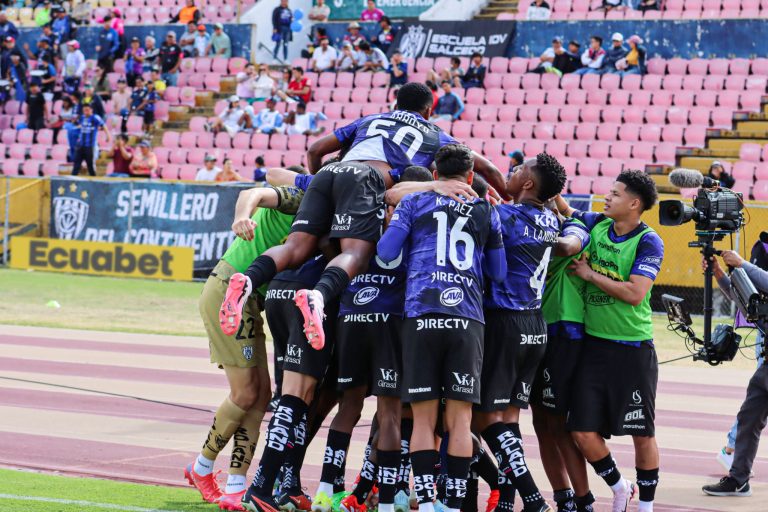 (VIDEO) DESPERTÓ IDV: Remontaron ante Cumbayá en el Olímpico Atahualpa