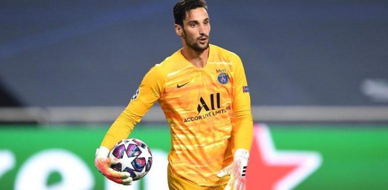 Sergio Rico: ”Invito al club que quiera a que se informe sobre mi estado de forma”