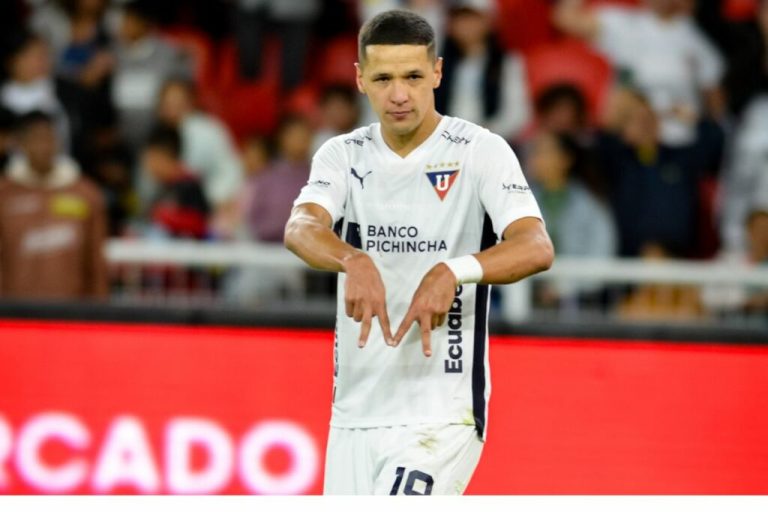 LDU rechazó oferta de $2.5 millones de Corinthias por Alex Arce