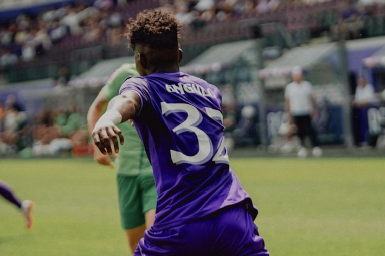 FUE TITULAR: Nilson Angulo tuvo minutos en la Europa League