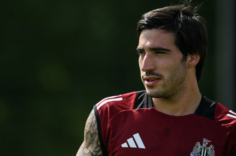 10 MESES DESPUÉS: Tonali vuelve a una convocatoria del Newcastle