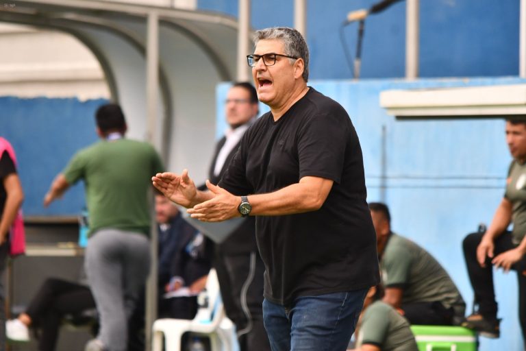 Santiago Escobar: “Reconozcan la labor de este grupo”
