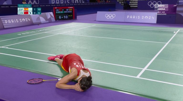 #NTF (VIDEO) Dramático final de Carolina Marín: se lesiona la rodilla a 11 puntos de la medalla