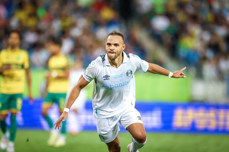(VIDEO) Braithwaite debutó con doblete en Gremio