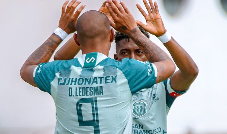 (VIDEO) T. Universitario goleó y avanzó a octavos de final de la Copa Ecuador