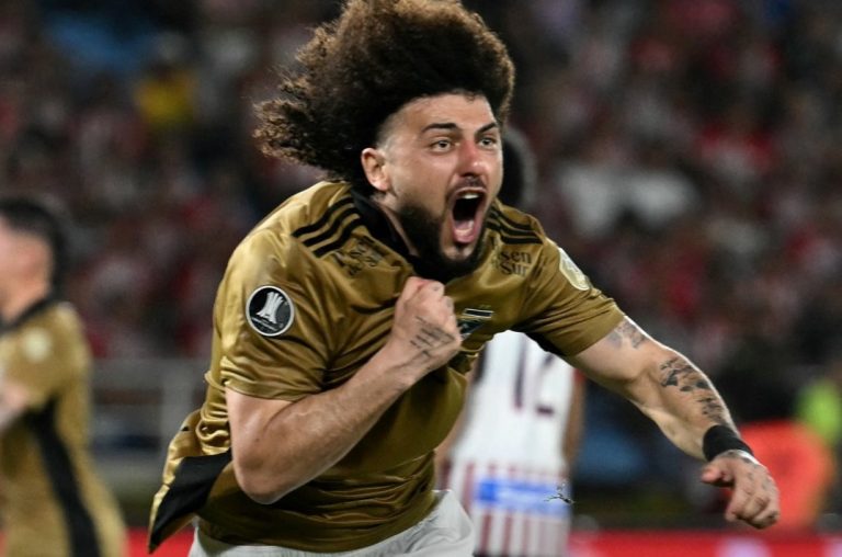 (VIDEO) Colo Colo ganó en Colombia y se metió a cuartos de final