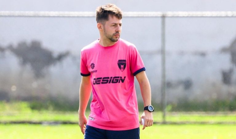 Reportan que Martín Wainer no va más como DT de Imbabura SC