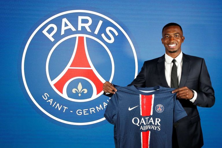Noticia Banco Guayaquil // OFICIAL: Willian Pacho ya fue anunciado como jugador del PSG