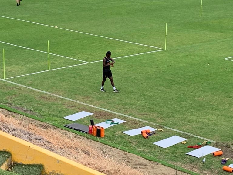 (VIDEO) Allen Obando regresó a los entrenamientos de Barcelona