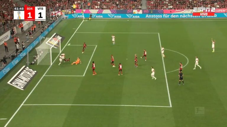 (VIDEO) SE VISTIÓ DE HÉROE: La gran salvada de Hincapié en la final de la Supercopa alemana