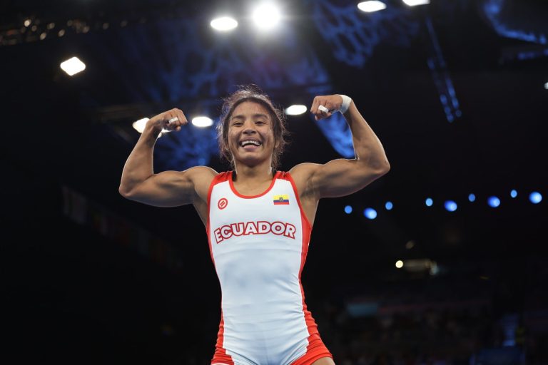 Noticia Banco Guayaquil // ¡OTRA MEDALLA PARA ECUADOR! Lucía Yépez ganó e IRÁ POR EL ORO en lucha