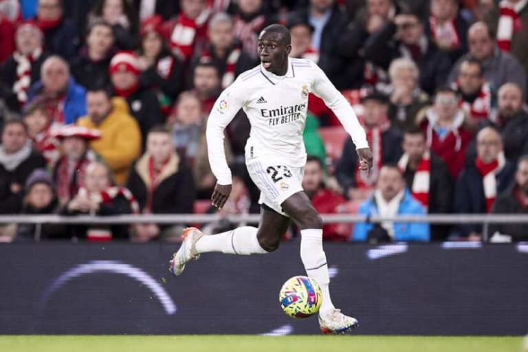 Mendy, baja con Francia a causa de una sobrecarga en la musculatura tibial
