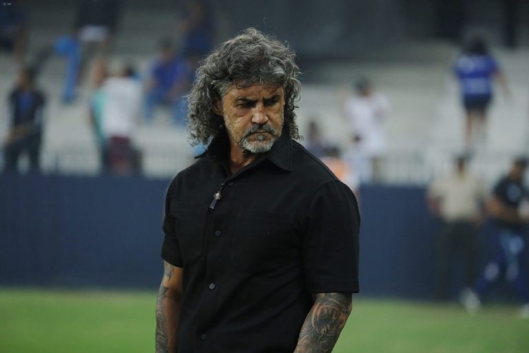 (VIDEO) Leonel Álvarez, DT de Emelec: “Resaltar a nuestra hinchada, que son nuestro jugador 12”