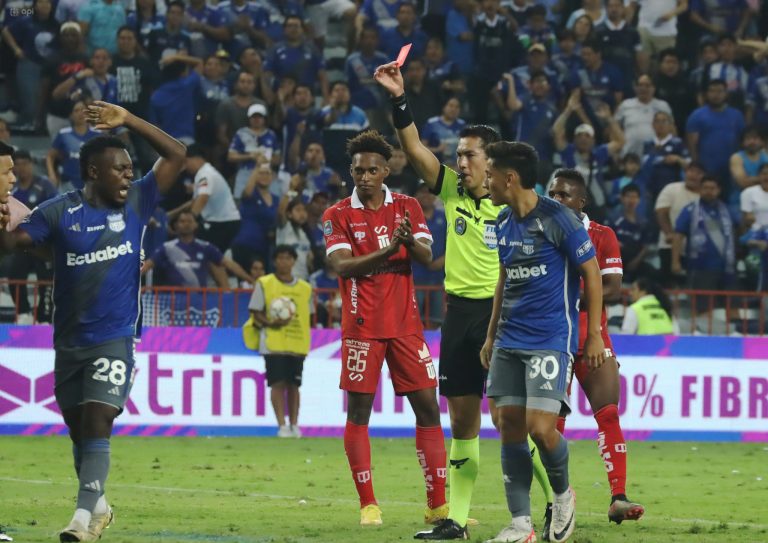 “Rechaza su nefasta actuación”: Emelec y su fuerte comunicado contra Álex Cajas