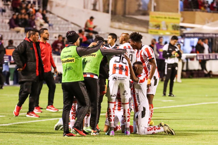 (VIDEO) PATTA ANOTÓ UN GOLAZO: Técnico Universitario goleó a Libertad en Ambato