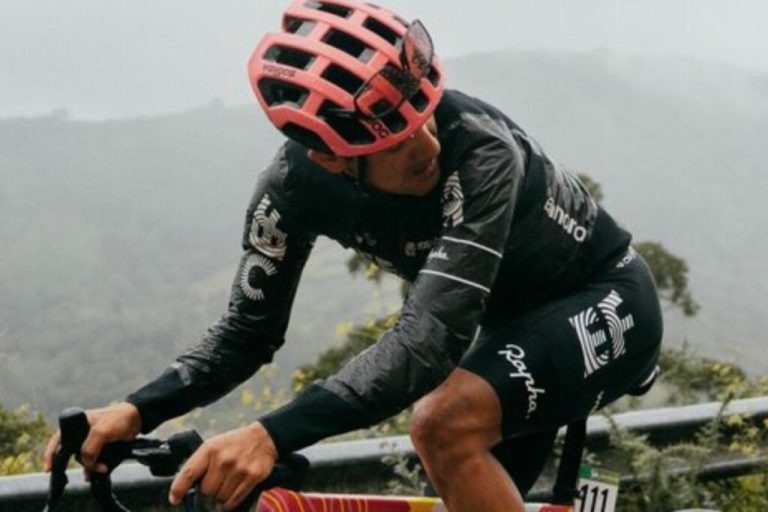 Richard Carapaz se mantiene firme: Ya es top 10 en la general del Giro de Italia