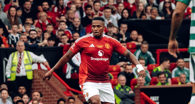 Antonio Valencia volvió a jugar en Old Trafford