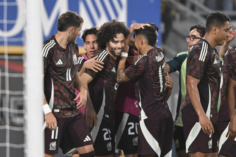 México goleó a Nueva Zelanda en el debut de Javier Aguirre