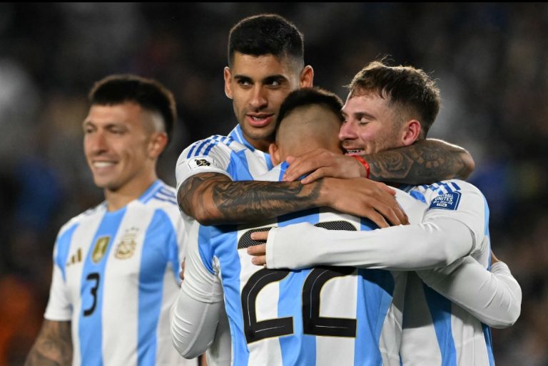 (VIDEO) LÍDER INDISCUTIBLE: Argentina goleó a Chile en Buenos Aires