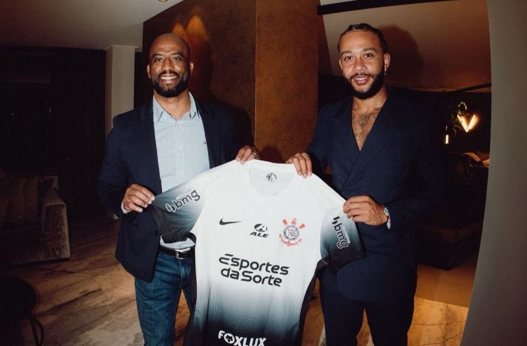 OFICIAL: Corinthians anuncia a Memphis Depay