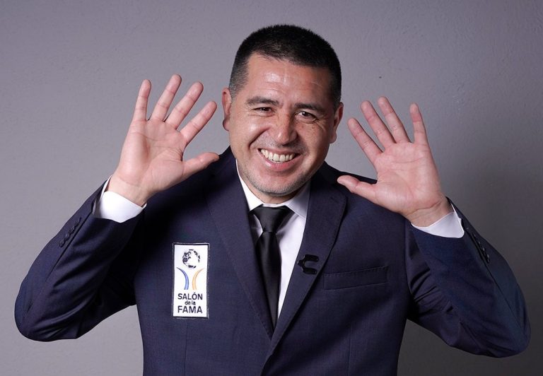(FOTOS) Las imágenes oficiales del ingreso de Riquelme al Salón de la Fama