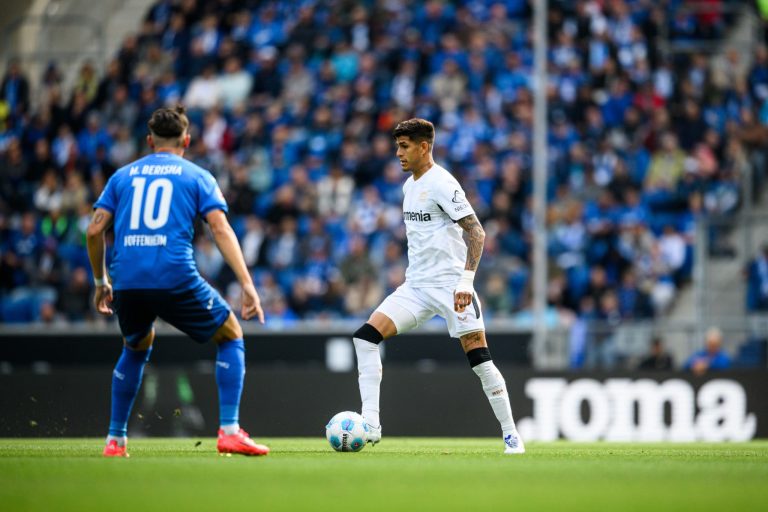 (VIDEO) El Bayer Leverkusen de Hincapié despachó una goleada en la Bundesliga