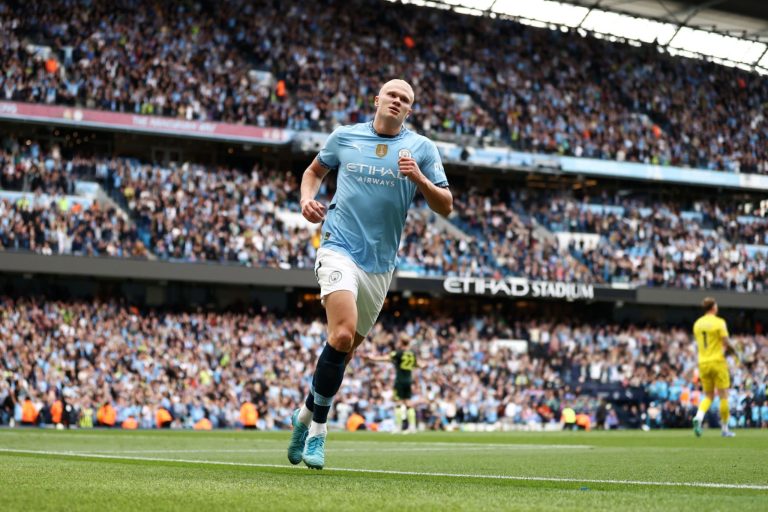 (VIDEO) Brentford le anotó a los 22 segundos, pero Manchester City reaccionó y remontó