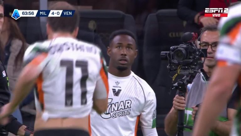 EN EL DEBUT DE YEBOAH: El AC Milan aplastó al Venezia en San Siro