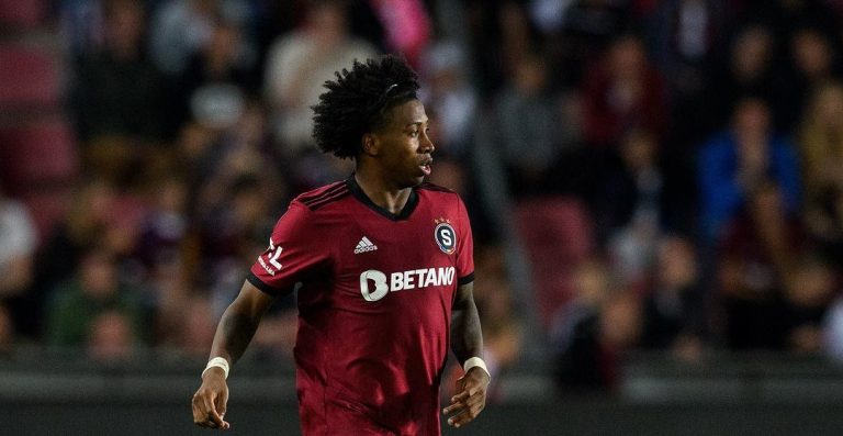 (VIDEO) Angelo Preciado le hizo una ‘galleta’ a un rival en Champions