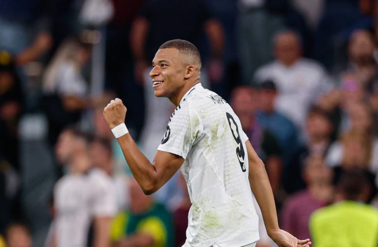 (VIDEO) EL GOLAZO DE MBAPPÉ: Tocó de taco, buscó, gambeteó y definió