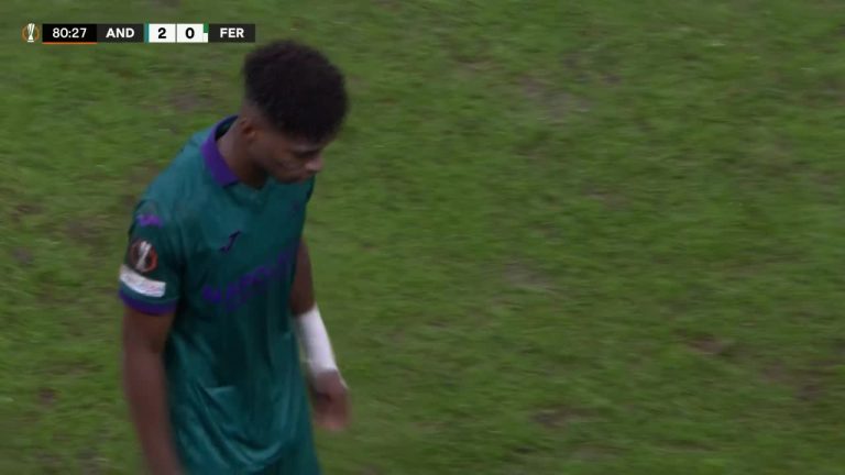 ¡Nilson Angulo fue expulsado en la Europa League!